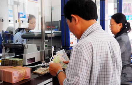 Nên đặt niềm tin vào ngân hàng và bất động sản
