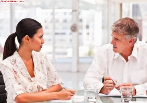 Nên ‘thổi phồng’ hay ‘nói thật’ về mức lương hiện tại?