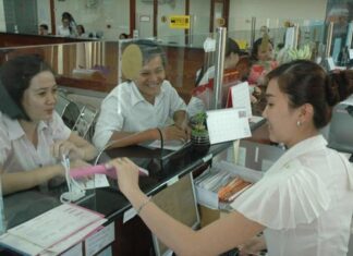 Ngân hàng “o bế” người vay