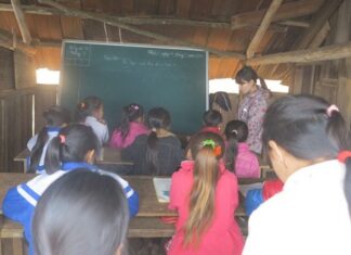 Nghệ An: Gian nan “gieo chữ” trên đỉnh Pà Khốm