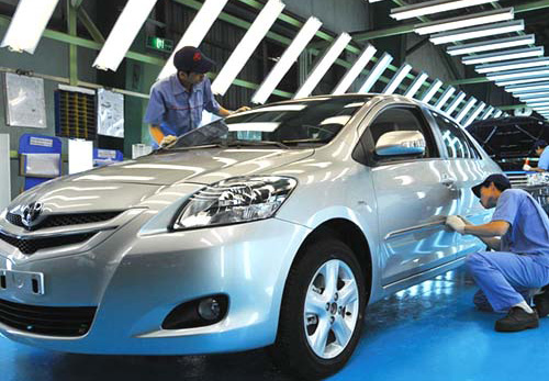 Ngoài ốc vít, Việt Nam “bó tay” với sơn ôtô
