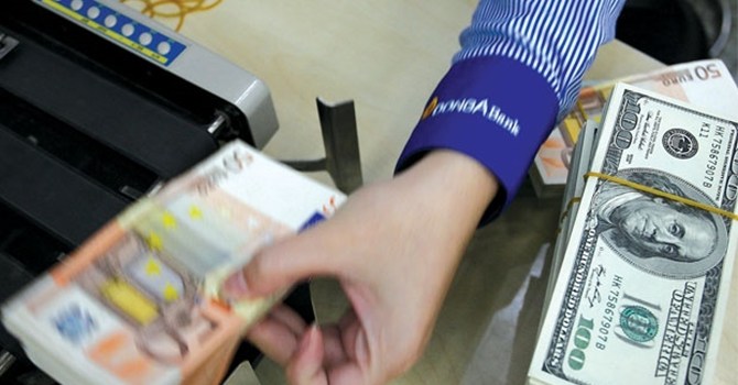 Ngoại tệ trượt giá, doanh nghiệp hưởng lợi