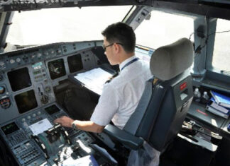Bỏ trường Ngoại thương, 9X học 2 năm thành cơ phó Jetstar Pacific