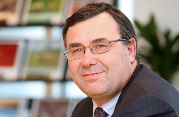 Patrick Pouyanné: “Máy ủi” của Total