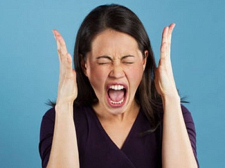 Phụ nữ nổi nóng khó thăng tiến
