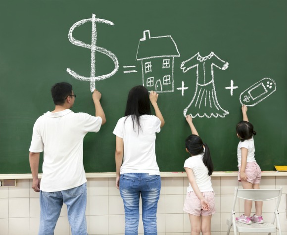 Cụ bà 100 tuổi kiếm nhiều tiền hơn CEO của phố Wall?