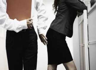 “Độc chiêu” ứng phó với “dê xồm công sở”