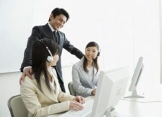 Làm việc với sếp trẻ lợi và hại