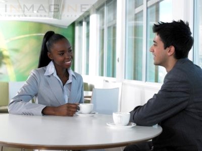 Có nên chia sẻ mức lương trước đây?
