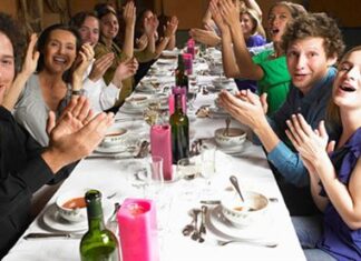 Gợi ý để tự tin với mối quan hệ mới khi đi dự tiệc