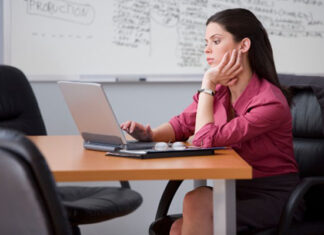 Nhận diện một môi trường công sở “độc hại”