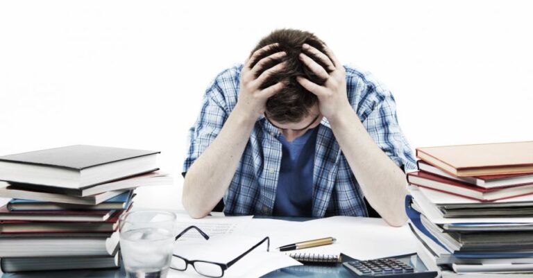 Áp lực việc làm với sinh viên năm cuối